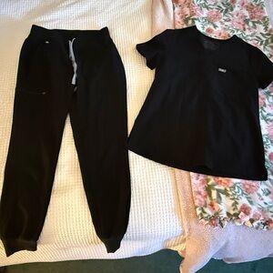 Figs Black scrubs set